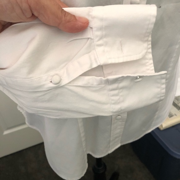 Two Talbot’s Petite Ladies white blouses 14P/16P - Picture 3 of 4